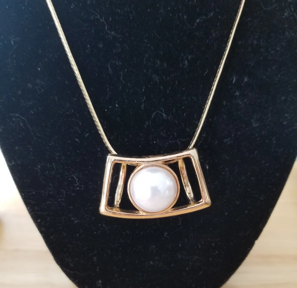 Park Lane Gold and Faux Pearl Necklace Signed. Necklace Is 16" With Extender - Picture 4 of 4